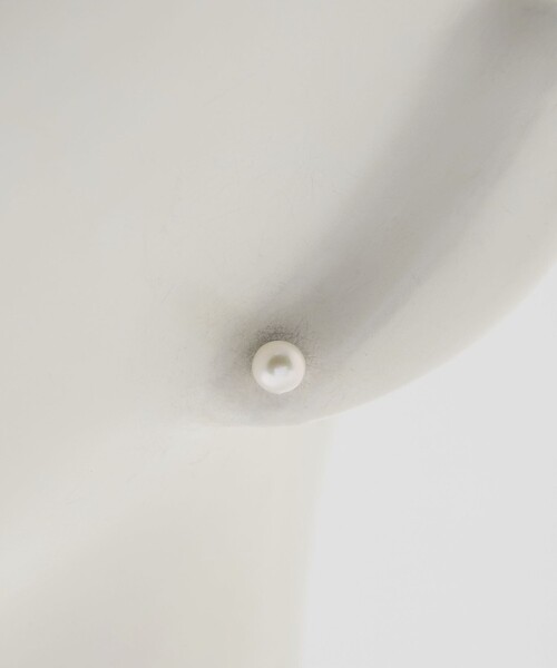 BEAUTY&YOUTH UNITED ARROWS（ビューティーアンドユースユナイテッドアローズ）の「K10 淡水パール ピアス/5mm（ピアス（両耳用）・レディース・オフホワイト・FREE）」の8枚目の写真