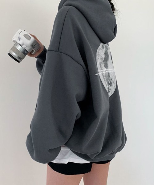 ReRe(リリ)の「グラフィックプルオーバーパーカー(パーカー・レディース・ブラック/ライトグレー/ダークグレー・MEDIUM/LARGE)」の14枚目の写真