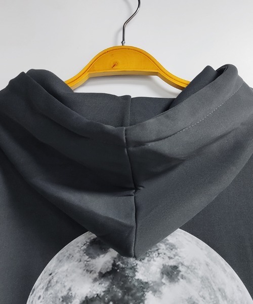 ReRe(リリ)の「グラフィックプルオーバーパーカー(パーカー・レディース・ブラック/ライトグレー/ダークグレー・MEDIUM/LARGE)」の6枚目の写真