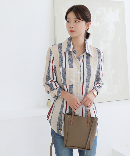 BBAEBBAE（ペッペ）の「カラーネックユニーク配色ストライプブラウス（シャツ/ブラウス・レディース・ベージュ・SMALL/MEDIUM）」の2枚目の写真