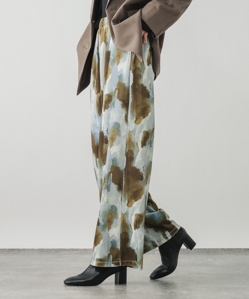 GLOBAL WORK（グローバルワーク）の「ベロアプリントイージーパンツ/634503（その他パンツ・レディース・ブラック/グレイッシュベージュ/ブラウン・MEDIUM/LARGE）」の11枚目の写真