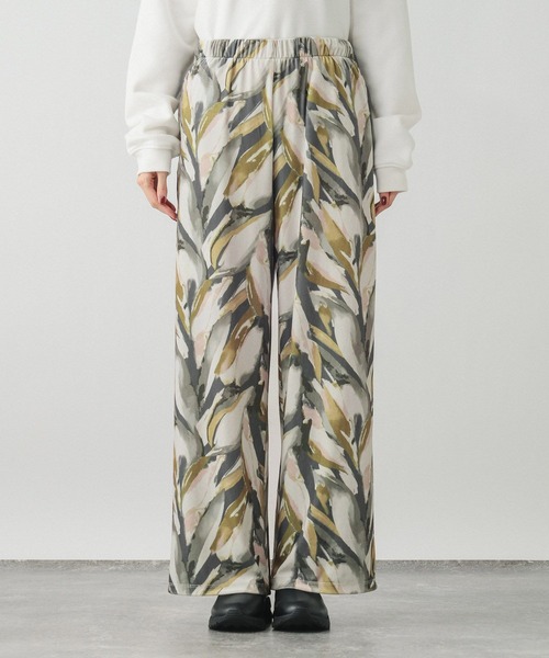 GLOBAL WORK（グローバルワーク）の「ベロアプリントイージーパンツ/634503（その他パンツ・レディース・ブラック/グレイッシュベージュ/ブラウン・MEDIUM/LARGE）」の16枚目の写真