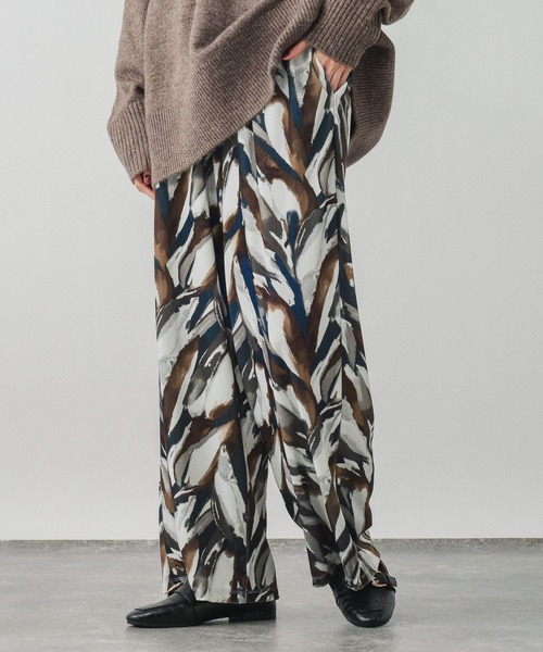 GLOBAL WORK（グローバルワーク）の「ベロアプリントイージーパンツ/634503（その他パンツ・レディース・ブラック/グレイッシュベージュ/ブラウン・MEDIUM/LARGE）」の7枚目の写真