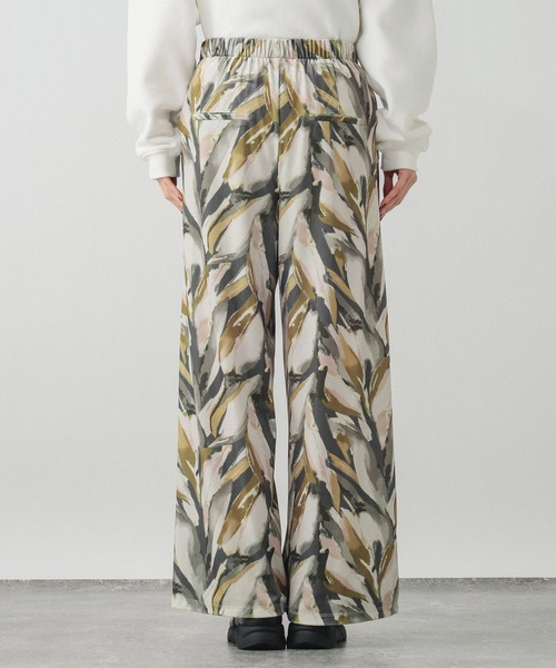 GLOBAL WORK（グローバルワーク）の「ベロアプリントイージーパンツ/634503（その他パンツ・レディース・ブラック/グレイッシュベージュ/ブラウン・MEDIUM/LARGE）」の18枚目の写真