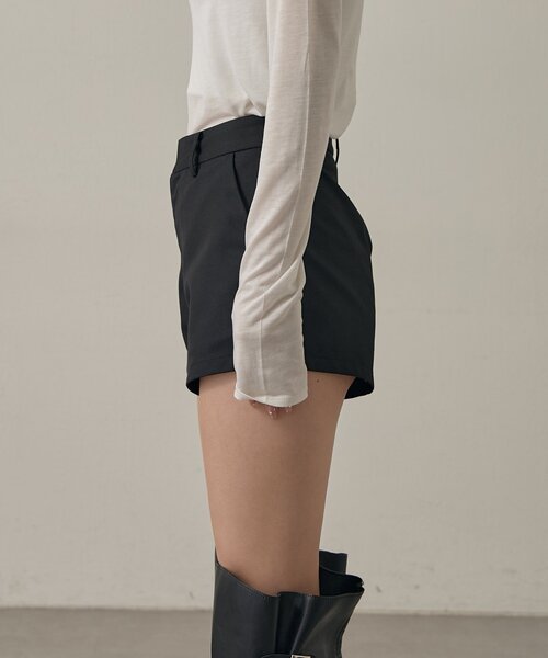 mline（エムライン）の「[mline]コンパクト ショートパンツ（その他パンツ・レディース・チャコールグレー/ブラック・1/2）」の9枚目の写真