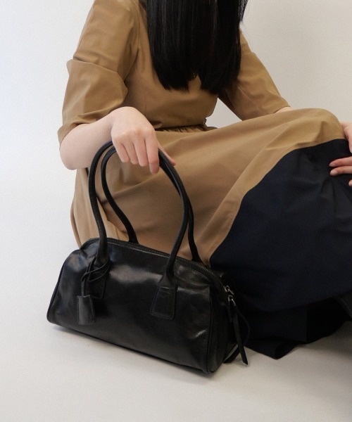 CURI BISCUI(キュリ ビスキュイ)の「《本革》ロングハンドル ボストンバッグ(ボストンバッグ・レディース・ブラック/レッド・FREE)」の14枚目の写真