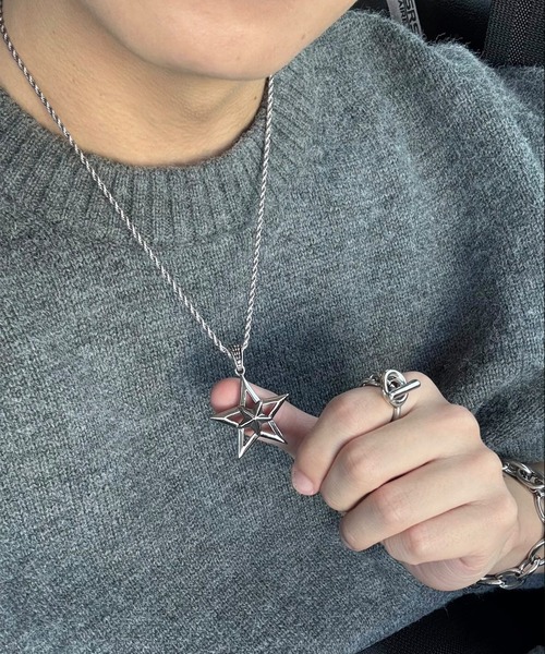 SBG（エスビー）の「インフルエンサー みっち～ × SBG ラギット スターネックレス（ネックレス・メンズ・シルバー・FREE）」の2枚目の写真