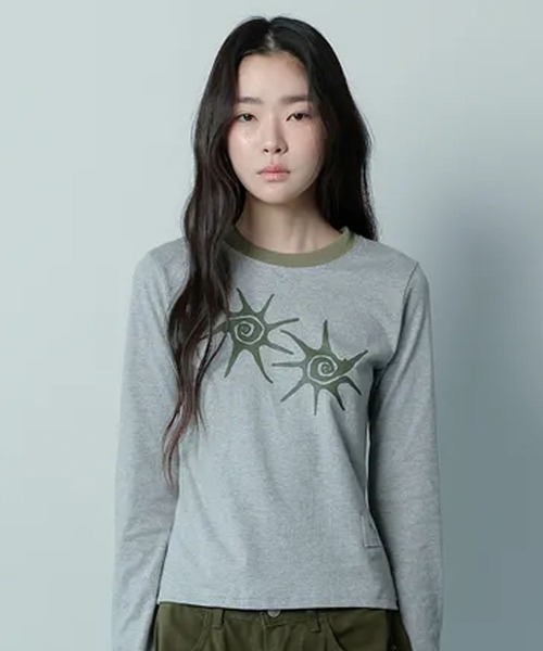 COIRIS_(コイリス)の「◇COIRIS◇<新色追加>ブランド直輸入正規品/ソルナ Rネック ロング スリーブ Tシャツ SOLUNA R-NECK LONG SLEEVE T(Tシャツ/カットソー・レディース・グレー/ブラック/ホワイト・FREE)」の7枚目の写真