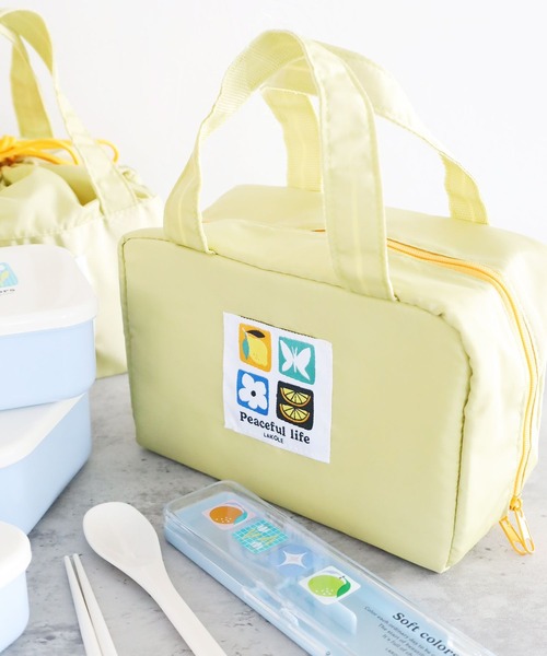 LAKOLE（ラコレ）の「【入園入学にも】[FRUITS AND BLOOM]保冷ミニトートバッグ / 612278（トートバッグ・レディース・ライトグリーン/ライトブルー・FREE）」の2枚目の写真