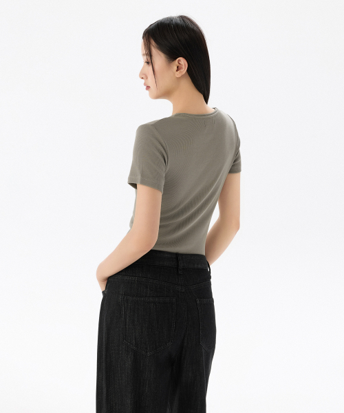 MUSINSA STANDARD WOMAN（ムシンサスタンダードウーマン）の「ウィメンズリブスリムフィットTシャツ[トープ]（Tシャツ/カットソー・レディース・その他・LARGE/MEDIUM/SMALL/X-SMALL）」の3枚目の写真