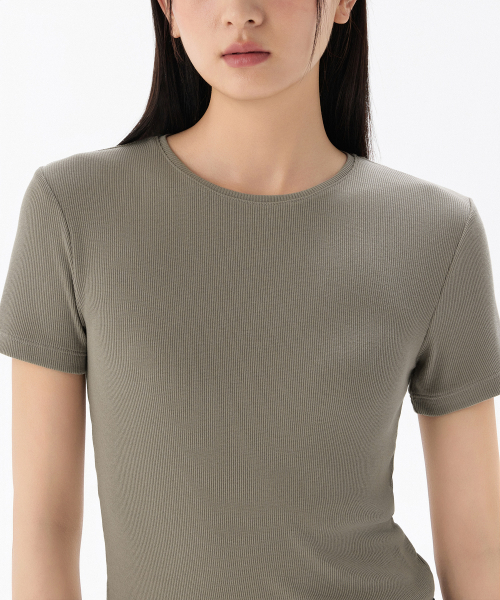 MUSINSA STANDARD WOMAN（ムシンサスタンダードウーマン）の「ウィメンズリブスリムフィットTシャツ[トープ]（Tシャツ/カットソー・レディース・その他・LARGE/MEDIUM/SMALL/X-SMALL）」の4枚目の写真