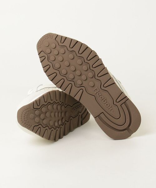 Reebok(リーボック)の「クラシックレザー / CLASSIC LEATHER(スニーカー・メンズ・アイボリー/グレー・24.5cm/23.5cm/23.0cm/22.5cm/29.0cm/28.5cm/28.0cm/27.5cm/27.0cm/26.5cm/26.0cm/25.5cm/25.0cm/24.0cm/31cm/30.0cm)」の14枚目の写真