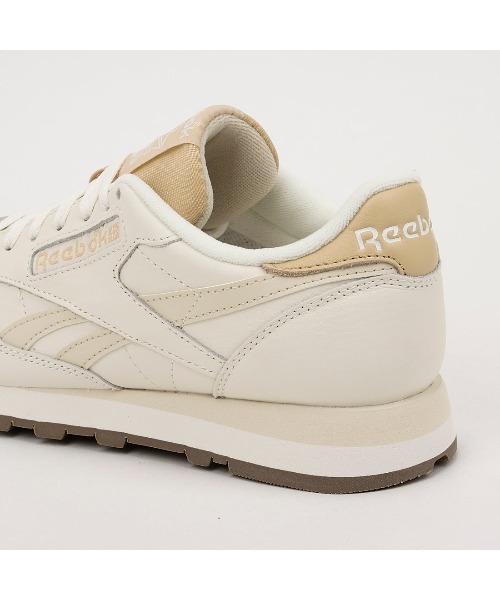 Reebok(リーボック)の「クラシックレザー / CLASSIC LEATHER(スニーカー・メンズ・アイボリー/グレー・24.5cm/23.5cm/23.0cm/22.5cm/29.0cm/28.5cm/28.0cm/27.5cm/27.0cm/26.5cm/26.0cm/25.5cm/25.0cm/24.0cm/31cm/30.0cm)」の10枚目の写真