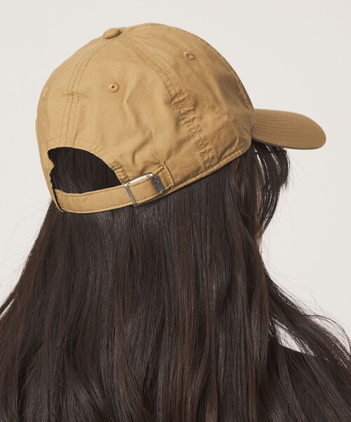 NEW ERA（ニューエラ）の「【別注】＜NEW ERA＞920 TW/MLB キャップ（キャップ・レディース・ベージュ/ダークグレー/オフホワイト/ブラック/ライトグレー・FREE）」の6枚目の写真