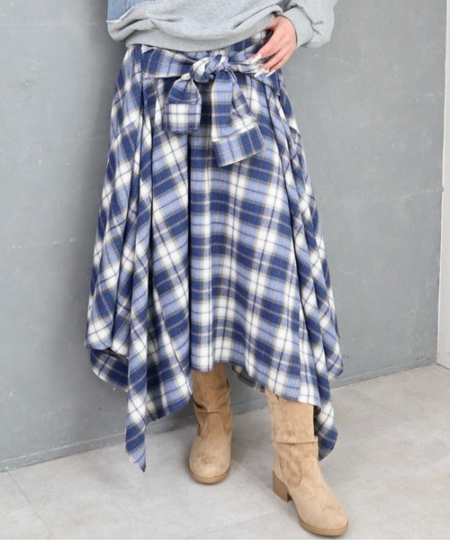 CECIL McBEE(セシルマクビー)の「シャツ巻き風チェック柄スカート(スカート・レディース・ブラック/グレー/ブルー・MEDIUM/LARGE)」の3枚目の写真
