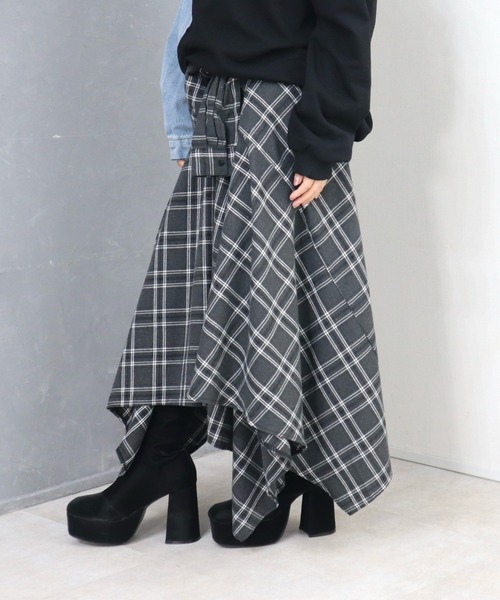 CECIL McBEE(セシルマクビー)の「シャツ巻き風チェック柄スカート(スカート・レディース・ブラック/グレー/ブルー・MEDIUM/LARGE)」の5枚目の写真
