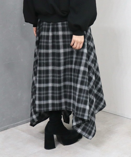 CECIL McBEE(セシルマクビー)の「シャツ巻き風チェック柄スカート(スカート・レディース・ブラック/グレー/ブルー・MEDIUM/LARGE)」の11枚目の写真