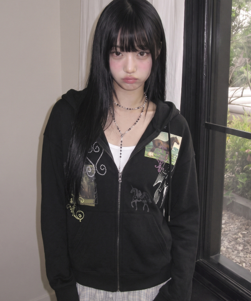 GRAVER（グレーバー）の「[ユニセックス]HOREY フードパーカー_ブラック（パーカー・レディース・ブラック・MEDIUM/LARGE）」の12枚目の写真