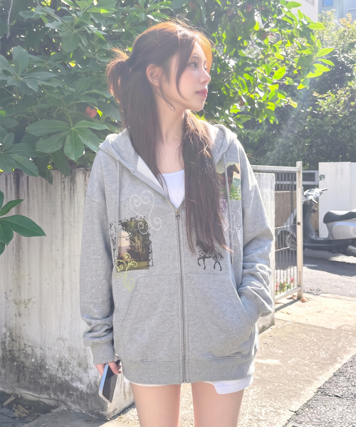 GRAVER（グレーバー）の「[ユニセックス]HOREY フードパーカー_ブラック（パーカー・レディース・ブラック・MEDIUM/LARGE）」の13枚目の写真