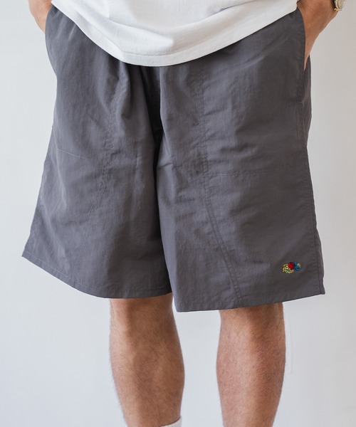 FRUIT OF THE LOOM(フルーツオブザルーム)の「BAGGY SHORTS / フルーツオブザルーム マットナイロン バギーショーツ(その他パンツ・メンズ・マスタード/ネイビー/チャコールグレー/グリーン/ブラック・S/M/L/XL)」の3枚目の写真