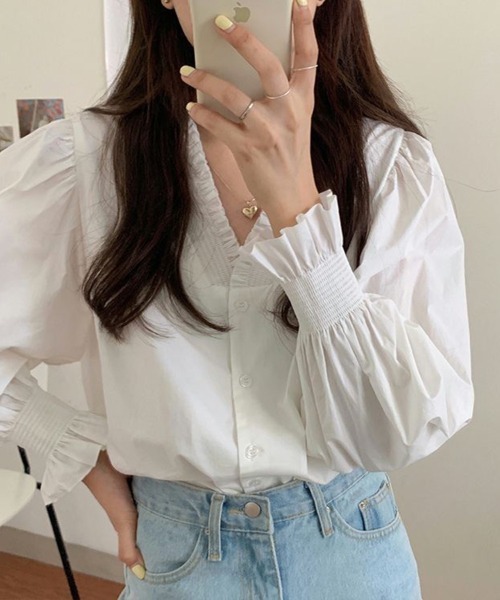 SallyLunn(サリーラン)の「Vネックフリルパフブラウス(シャツ/ブラウス・レディース・ブルー/ホワイト・LARGE/MEDIUM)」の2枚目の写真