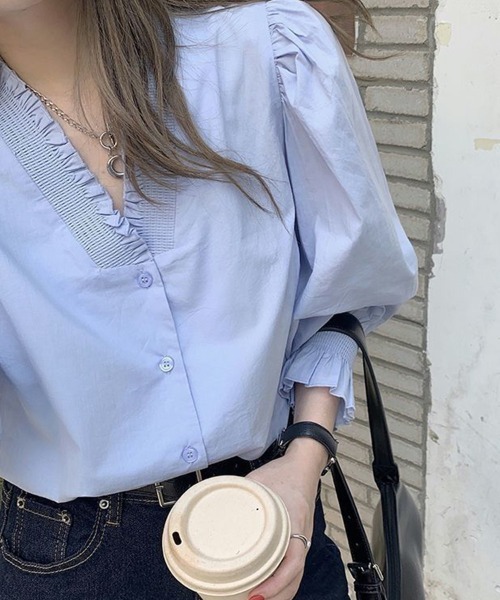 SallyLunn(サリーラン)の「Vネックフリルパフブラウス(シャツ/ブラウス・レディース・ブルー/ホワイト・LARGE/MEDIUM)」の7枚目の写真