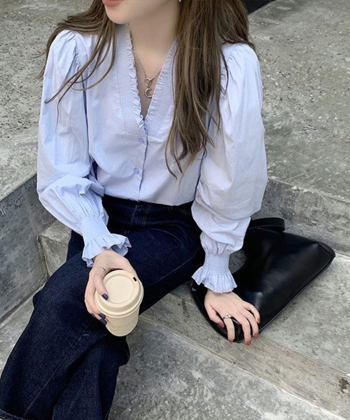 SallyLunn(サリーラン)の「Vネックフリルパフブラウス(シャツ/ブラウス・レディース・ブルー/ホワイト・LARGE/MEDIUM)」の8枚目の写真