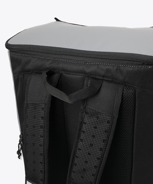 Columbia（コロンビア）の「撥水 通学 リュック／Columbia LBフローレスアドバンス 32L バックパック PC収納（13インチ対応）／コロンビア（バックパック/リュック・レディース・グレー/ブラック・ONE SIZE）」の5枚目の写真