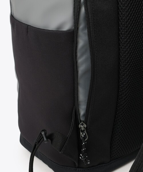 Columbia（コロンビア）の「撥水 通学 リュック／Columbia LBフローレスアドバンス 32L バックパック PC収納（13インチ対応）／コロンビア（バックパック/リュック・レディース・グレー/ブラック・ONE SIZE）」の20枚目の写真