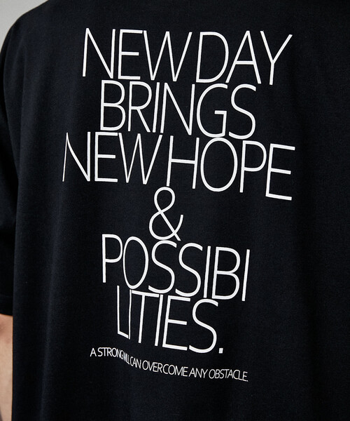 PUBLUX(パブリュクス)の「PUBLUX/パブリュクス <機能性素材>LOVE POP STUDIO NEW DAY タイポグラフィー Tシャツ 限定展開(Tシャツ/カットソー・メンズ・ブラック/ホワイト/ネイビー・L/M/S)」の10枚目の写真
