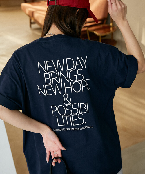 PUBLUX(パブリュクス)の「PUBLUX/パブリュクス <機能性素材>LOVE POP STUDIO NEW DAY タイポグラフィー Tシャツ 限定展開(Tシャツ/カットソー・メンズ・ブラック/ホワイト/ネイビー・L/M/S)」の11枚目の写真