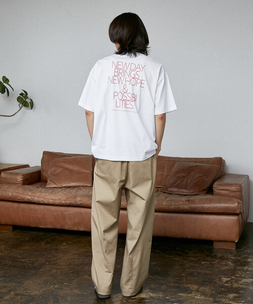 PUBLUX(パブリュクス)の「PUBLUX/パブリュクス <機能性素材>LOVE POP STUDIO NEW DAY タイポグラフィー Tシャツ 限定展開(Tシャツ/カットソー・メンズ・ブラック/ホワイト/ネイビー・L/M/S)」の20枚目の写真