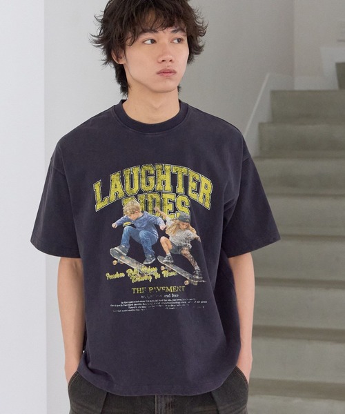 PBLIM(ページボーイリム)の「《UNISEX》スケボーキッズT フロントプリント / カレッジ(Tシャツ/カットソー・レディース・オフホワイト/ネイビー・MEDIUM/LARGE)」の8枚目の写真