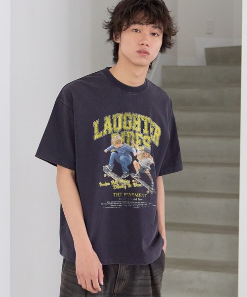 PBLIM(ページボーイリム)の「《UNISEX》スケボーキッズT フロントプリント / カレッジ(Tシャツ/カットソー・レディース・オフホワイト/ネイビー・MEDIUM/LARGE)」の9枚目の写真