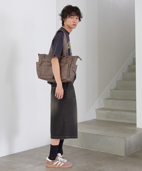 PBLIM(ページボーイリム)の「《UNISEX》スケボーキッズT フロントプリント / カレッジ(Tシャツ/カットソー・レディース・オフホワイト/ネイビー・MEDIUM/LARGE)」の12枚目の写真
