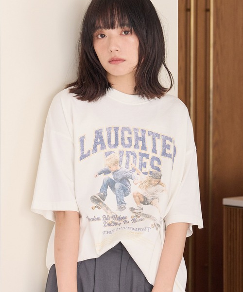 PBLIM(ページボーイリム)の「《UNISEX》スケボーキッズT フロントプリント / カレッジ(Tシャツ/カットソー・レディース・オフホワイト/ネイビー・MEDIUM/LARGE)」の22枚目の写真