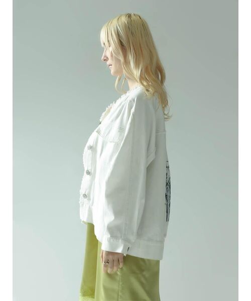 :ETHROF(イーサオブ)の「GRAPHIC DENIM JACKET(デニムジャケット・レディース・オフホワイト/チャコール・FREE)」の4枚目の写真