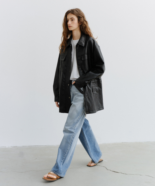 URAGO(ユラーゴ)の「Boy brushed wide denim(デニムパンツ・レディース・ライトブルー・SMALL/MEDIUM/LARGE)」の3枚目の写真