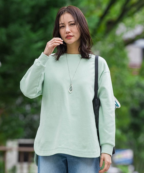 LAUTREAMONT(ロートレアモン)の「【WEB限定】美フォルムデイリープルオーバー≪洗濯機で洗える/11号あり≫(Tシャツ/カットソー・レディース・グリーン/キャメル/ブラック/イエロー/ライトグレー/オフホワイト・9号/11号)」の4枚目の写真