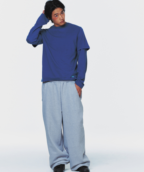 ERA（エラ）の「UNISEX ERA WIDE JOGGER SWEATPANTS - FADED BLACK（スウェットパンツ・レディース・ブラック・SMALL/MEDIUM/LARGE）」の2枚目の写真