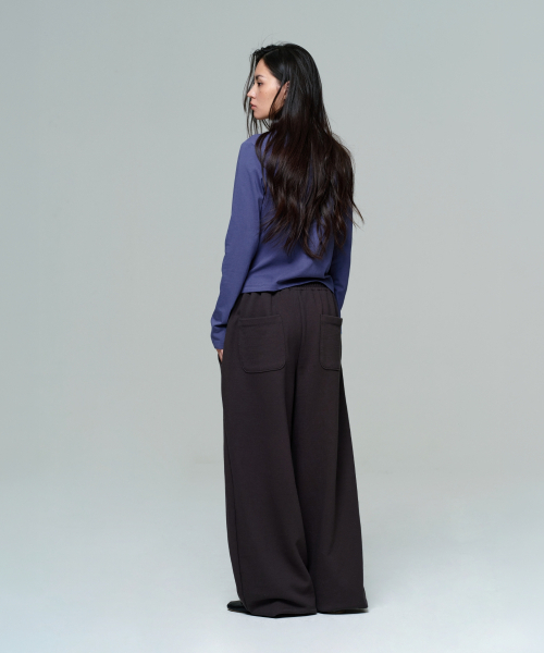 ERA（エラ）の「UNISEX ERA WIDE JOGGER SWEATPANTS - FADED BLACK（スウェットパンツ・レディース・ブラック・SMALL/MEDIUM/LARGE）」の4枚目の写真