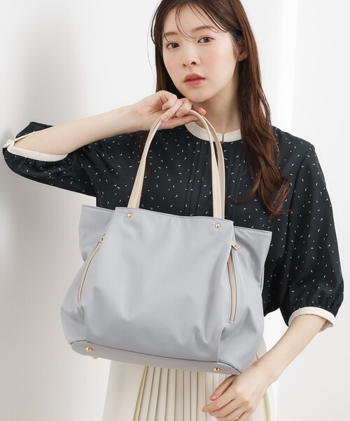 grove（グローブ）の「【撥水・A4】人間工学タック多収納トート（トートバッグ・レディース・ブラック/ライトグレー/ダークグレー・00）」の3枚目の写真