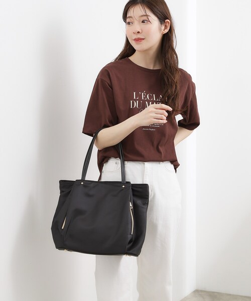 grove（グローブ）の「【撥水・A4】人間工学タック多収納トート（トートバッグ・レディース・ブラック/ライトグレー/ダークグレー・00）」の6枚目の写真