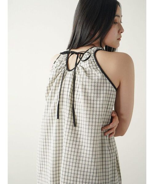 FIKA.(フィーカ)の「Seersucker check onepiece(ワンピース・レディース・ブラック/オフホワイト・MEDIUM)」の3枚目の写真