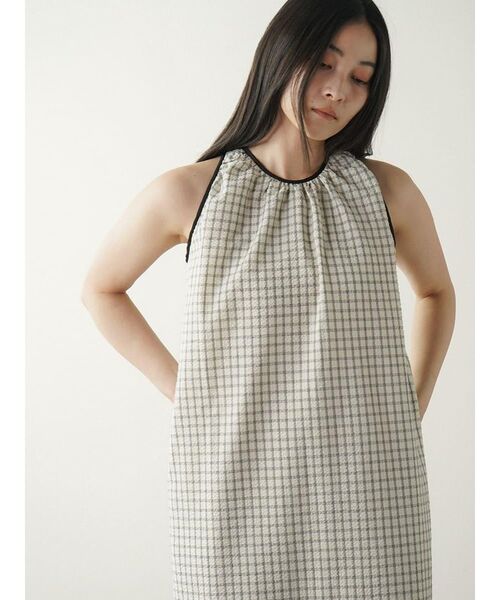 FIKA.(フィーカ)の「Seersucker check onepiece(ワンピース・レディース・ブラック/オフホワイト・MEDIUM)」の4枚目の写真