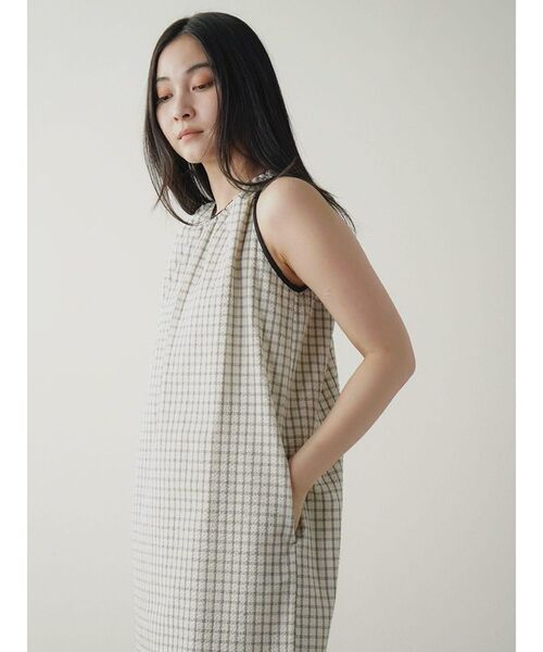FIKA.(フィーカ)の「Seersucker check onepiece(ワンピース・レディース・ブラック/オフホワイト・MEDIUM)」の5枚目の写真