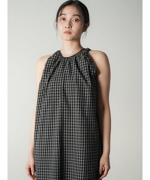 FIKA.(フィーカ)の「Seersucker check onepiece(ワンピース・レディース・ブラック/オフホワイト・MEDIUM)」の14枚目の写真
