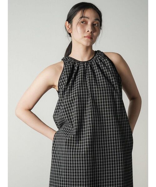 FIKA.(フィーカ)の「Seersucker check onepiece(ワンピース・レディース・ブラック/オフホワイト・MEDIUM)」の15枚目の写真