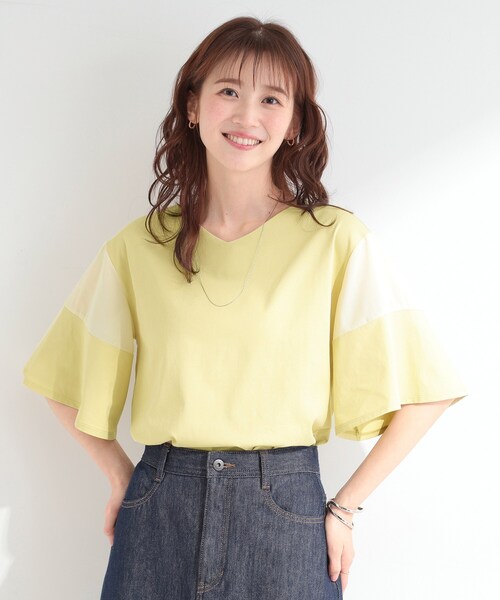 SHOO・LA・RUE(シューラルー)の「【ひんやり/S-LL/洗濯機可】フレアスリーブで二の腕を自然にカバー 浅VネックTシャツ(Tシャツ/カットソー・レディース・ライトイエロー系/ホワイト/ライトブルー・04/03/02/01)」の8枚目の写真