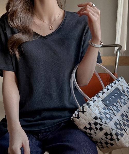 yuue' ( wear )(ユーイ)の「Vネックルーズ半袖Tシャツ/スラブライクTシャツ(Tシャツ/カットソー・レディース・ブラック/ピンク/ホワイト・FREE)」の8枚目の写真